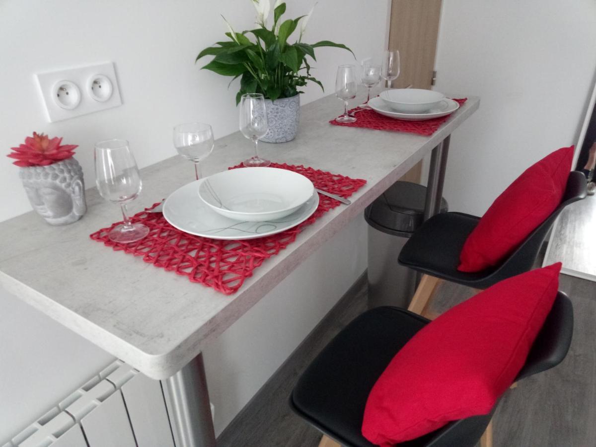 Charmant Appartement Proche Du Centre Ville カーン エクステリア 写真