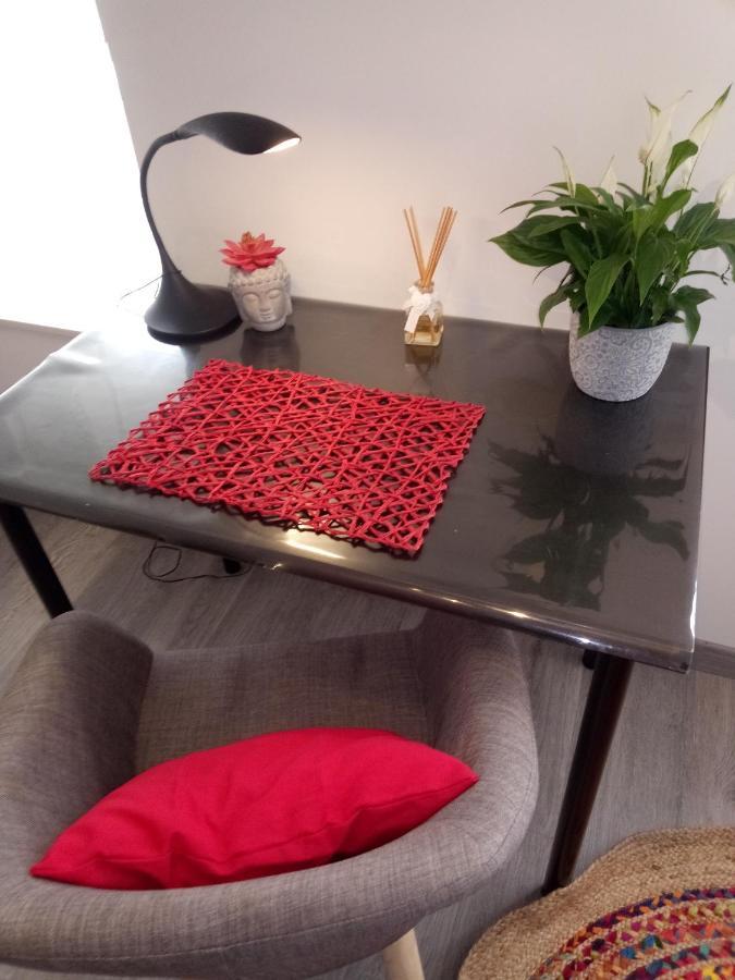 Charmant Appartement Proche Du Centre Ville カーン エクステリア 写真